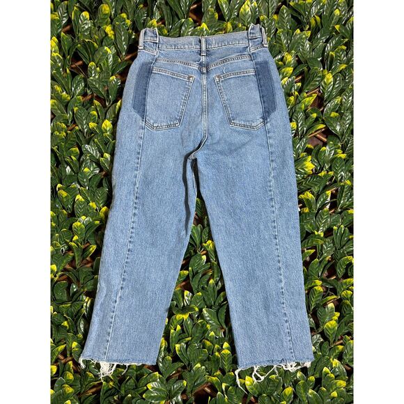 Abercrombie and Fitch The 90's Straight Ultra high Rise Ankle Crop Jean Size 8L - Picture 2 of 5